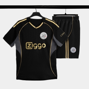 Strivend Ajax đen SS26