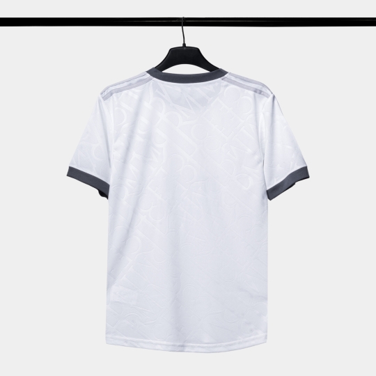 Strivend Real Madrid SS25