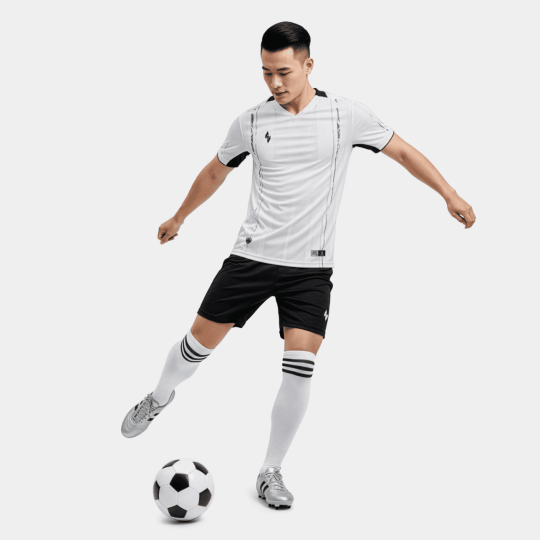 Bộ Quần Áo Bóng Đá Strivend V9 Trắng